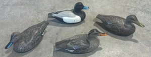lot 8 image: Lot of 4 Plastic Decoys