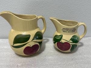 lot 52 image: Antique Watt Apple Pitcher Rosholt, South Dakota