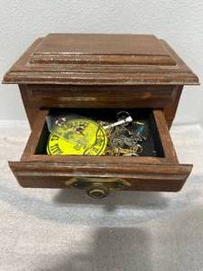 lot 56 image: Vintage Drawer including Jewelry & Contents