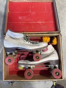 lot 64 image: Hyde Wood Wheeled Roller Skates & Case Size 11