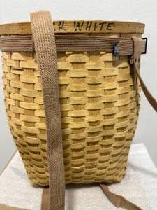 lot 72 image: Antique Adirondack Trappers Basket Backpack 20 High