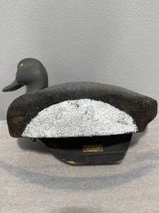 lot 79 image: Vintage National Decoy Company Decoy Model 500
