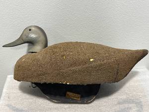 lot 80 image: Vintage National Decoy Company Decoy Model 500