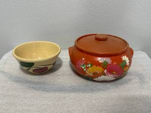lot 92 image: Pottery Lot