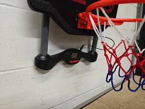 lot 10 image: Kids over the door basketball hoop - battery operated shot clock, timer and sound