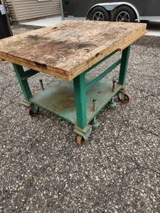 lot 7 image: Large Shop Table