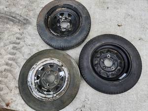 lot 17 image: Trailer Tires