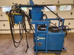 lot 2 image: Miller Delta Weld 652 Wire Feed Welder