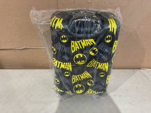 lot 310 image: Batman Luggage 20 Inches Hard-Sided Tween Spinner Carry-On Travel Trolley Rolling Suitcase for Kids