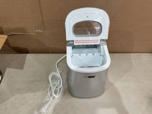 lot 319 image: VIVOHOME Electric Portable Compact Countertop Automatic Ice Cube Maker Machine with Hand Scoop and Self Cleaning, Silver