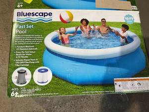 lot 345 image: Bluescape Fast Set Round Inflatable Soft Sided Above Ground Pool Set