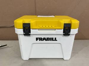 lot 361 image: Frabill Magnum Bait Station 13 Quart Live Bait Well