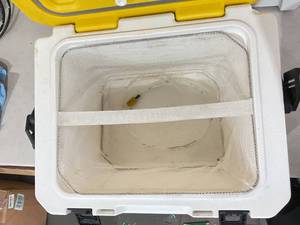 lot 365 image: Frabill Magnum Bait Station 13 Quart Live Bait Well