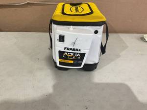 lot 389 image: Frabill Universal Bait Station 8 QT.
