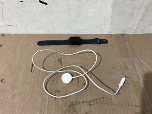 lot 46 image: Apple Watch SE (2nd Gen) GPS 40mm Smartwatch with Midnight Aluminum Case and Midnight Sport Band