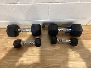 lot 549 image: 4PCS Dumbbell Set 2 20LBS 2 5LBS
