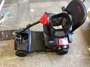 lot 573 image: Mobility Scooters Metro Mobility M1 Lite Red Fold Scooter for Senior