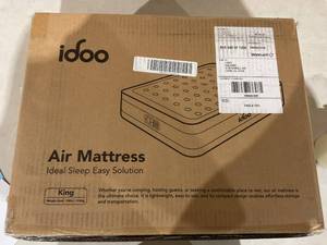 lot 326 image: iDOO 18 King Size Air Mattress, Inflatable Airbed with Built-in Pump, 700lb Max