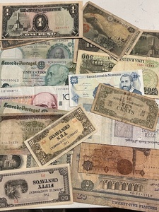 lot 99 image: Foreign Currency