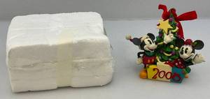 lot 22 image: 2005 Disney Mickey & Mini Mouse Christmas Ornament
