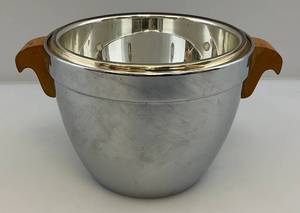 lot 41 image: Vintage Manning Bowman Art Deco Wood Handled Chrome Ice Bucket (Missing Lid)