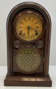 lot 46 image: Vintage Ingrahams Mantle Clock Needs Pendulum Weight & Key (As Seen)