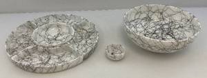 lot 62 image: Vintage MCM Hazel Atlas Black & White Drizzle SPAGHETTI String 10 Serving Bowl & More