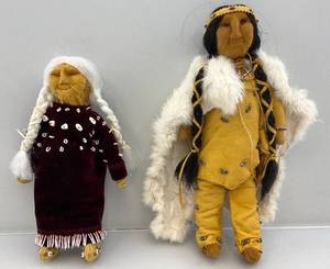 lot 71 image: Vintage Native American Buckskin Doll & More