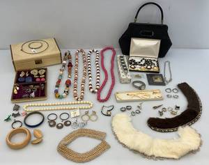 lot 117 image: Misc. Vintage Costume Jewelry & More