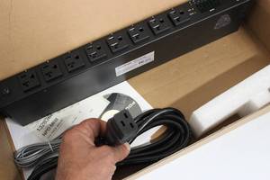 lot 18 image: Niveo NPD-MR8 Professional Network Controller