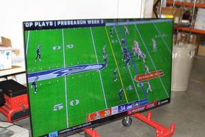lot 24 image: Samsung BE82N 82 Class 4K Ultra High Definition UHD Commercial-Grade LED Television  TV  Display  Monitor w Wi-Fi