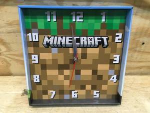lot 82 image: Minecraft Wall Clock