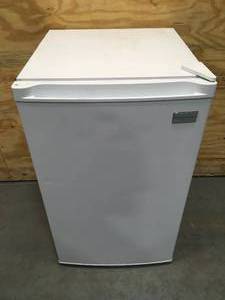 lot 99 image: Non-Working Keystone Mini Refrigerator Model # KSTRC44CW
