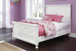 lot 2 image: ASHLEY FURNITURE Kaslyn Queen Panel Bed in White B502-575496