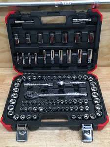 lot 35 image: Sunex SAE And Metric Chrome Socket Set