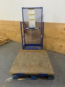 lot 12 image: VESTIL Forklift Basket