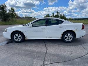2006 Pontiac Grand Prix - 2 OWNERS