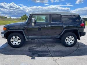 2007 Toyota FJ Cruiser - 1 OWNER - 4X4