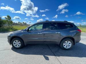 2012 Chevrolet Traverse LS - 2 OWNERS