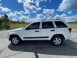 2006 Jeep Grand Cherokee Laredo - 2 OWNERS - 4X4