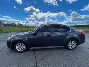 2011 Subaru Legacy 2.5I Premium - AWD - 2 OWNERS
