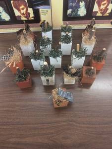 lot 10 image: Pumpkin Patch - 18 Handmade Wood Crafted Pumpkins - Fall Decor Galore