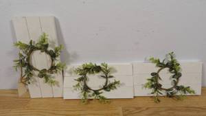 lot 46 image: Set of 3 Small Faux Wreath Wall Decor