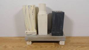 lot 51 image: Lot of 4 Farmhouse Wooden Decorative Shelf Pieces