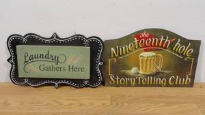 lot 54 image: Set of 2 Wooden Painted Wall Decor