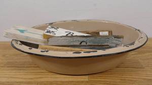 lot 55 image: Vintage Bed Pan with 6 Hand Crafted Wall Decor