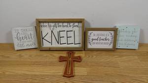lot 96 image: Lot of 5 Teaching & Christian Themed Wall Decor