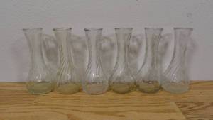 lot 126 image: Lot of 6 Tear Drop Round Bottom 6 Flower Vases