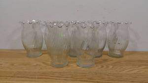 lot 127 image: Lot of 7 Tulip Top 6.5 Flower Vases