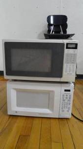 lot 54A image: Set of 2 Microwaves Sharp & GE-White